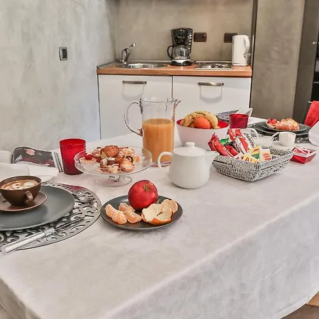 San Babila Apartment *